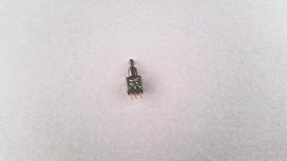 ALCO SWITCH TT11EG-PC-1 SPDT ON-OFF-ON .4A @ 20VDC TINY TOGGLE PC MOUNT
