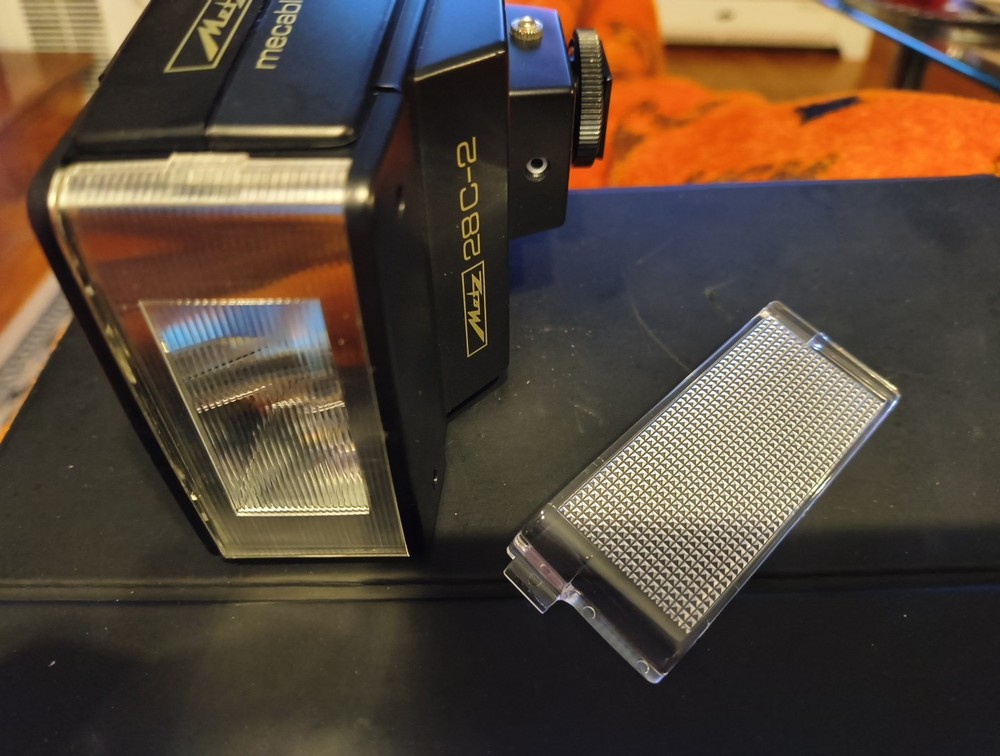 Metz Mecablitz 28 C2 Universal Flash Automatic for Reflex Cameras