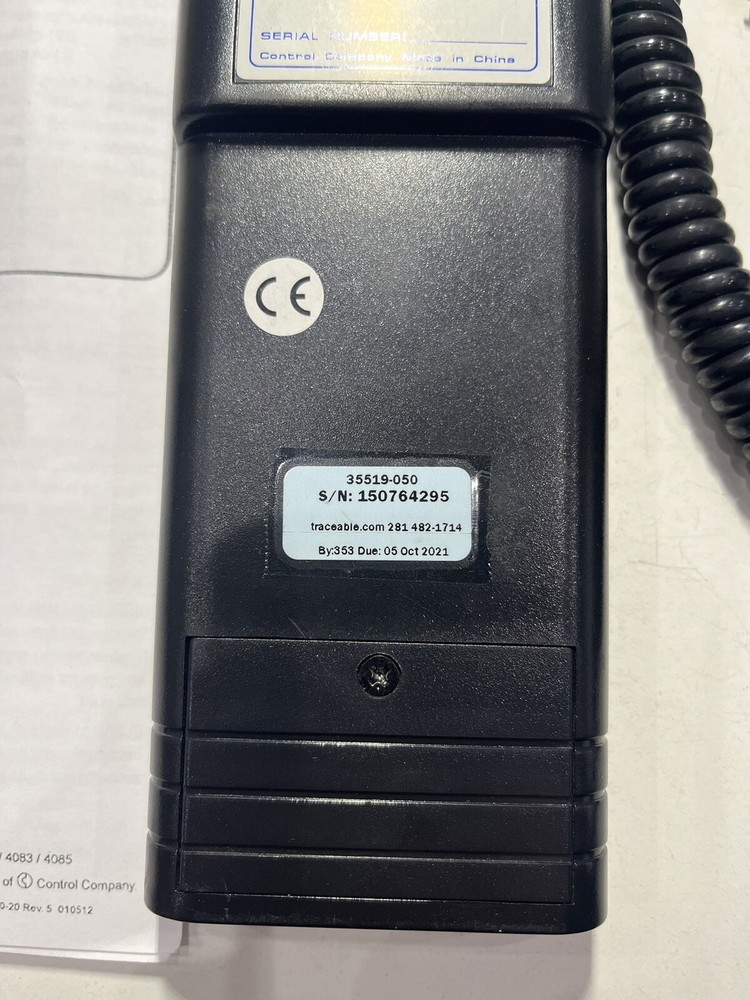 Traceable Hygrometer Thermometer with Memory and Probe by VWR