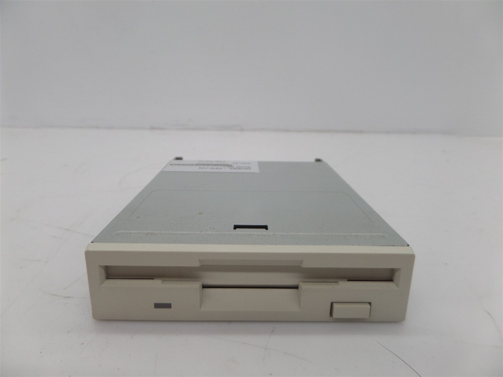 D-Link DFD-144 3.5in 1.44MB Floppy Drive