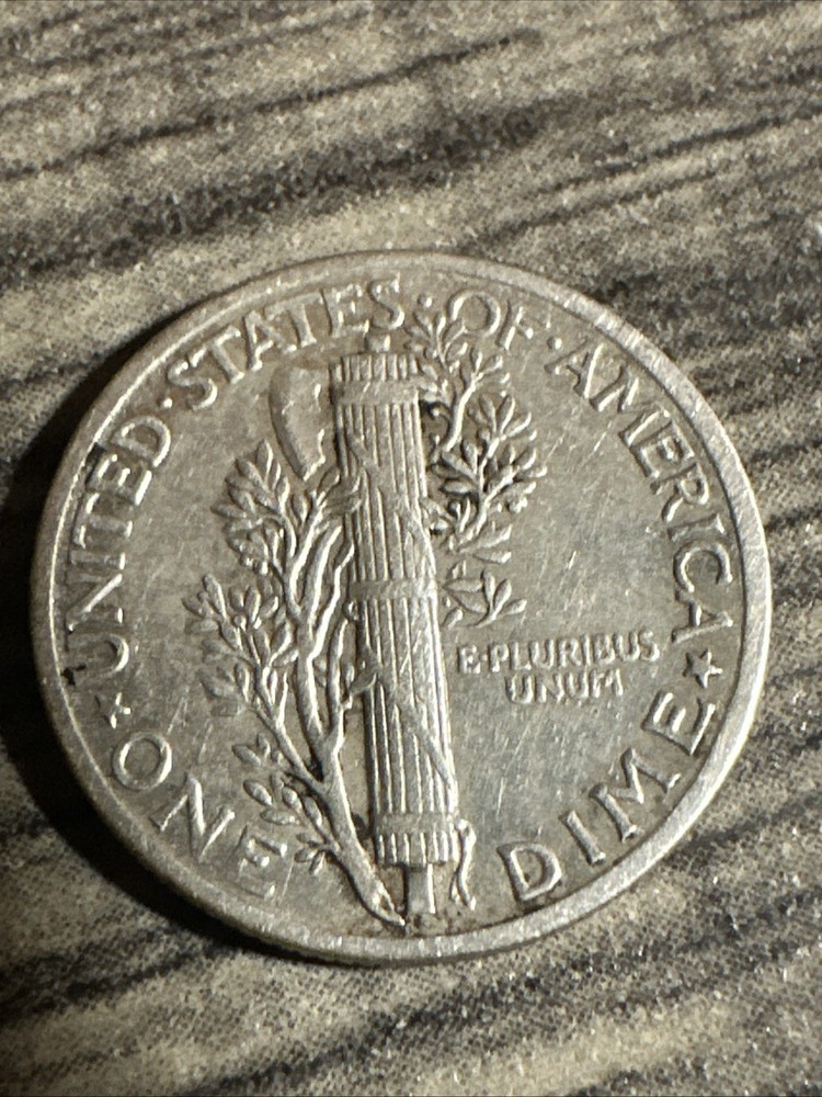 1943 Mercury Silver Dime *90% Silver*Nice Example*
