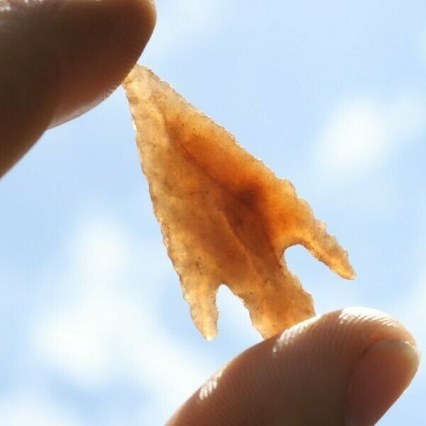 SAHARA NEOLITHIC TRANSLUCENT AGATE POINT