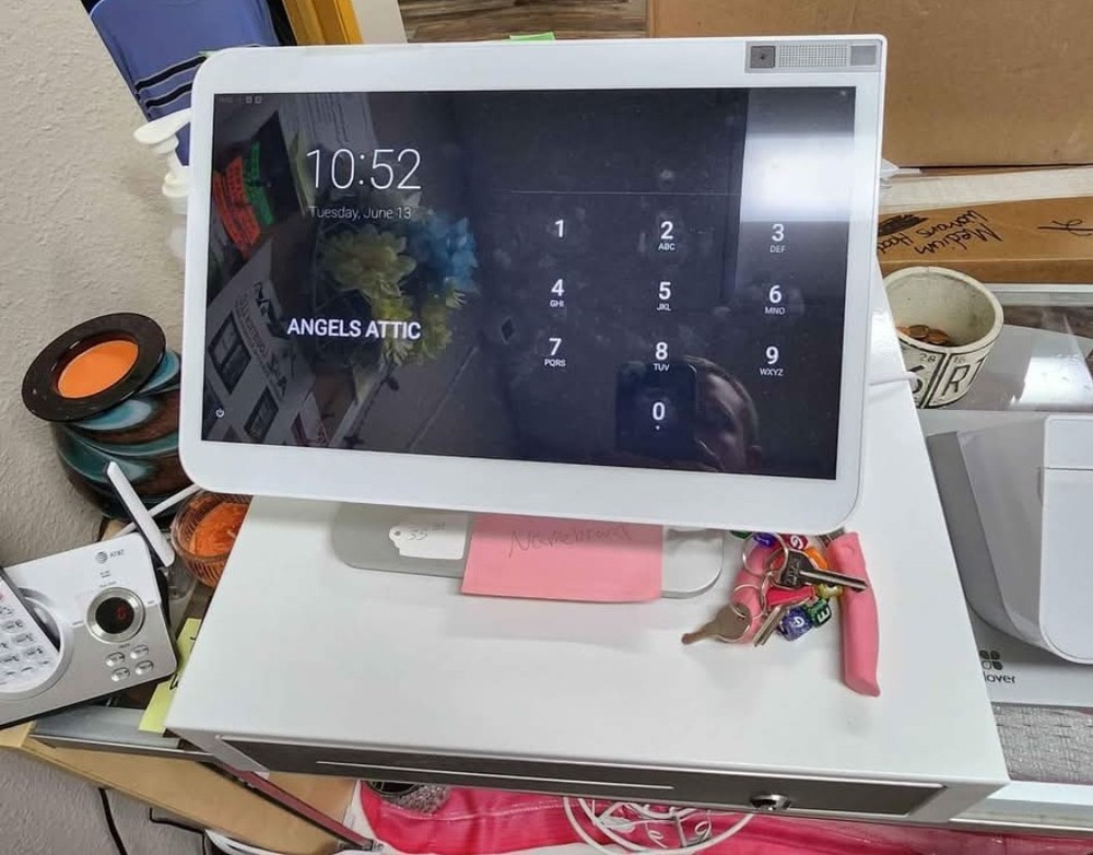 Clover POS System Touchscreen plus the Terminal Cash Drawer andReceipt Printer