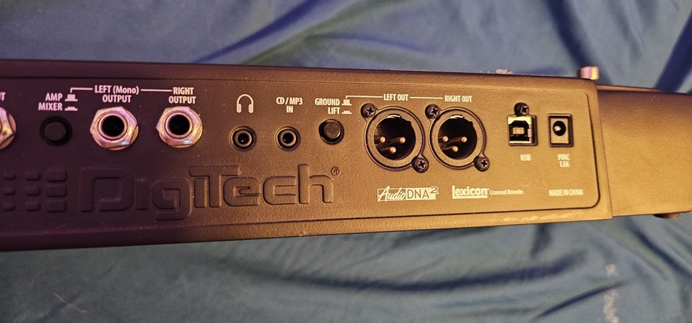 DigiTech RP500 Multi-Effects Guitar Effect Pedal - missing 3 knobs
