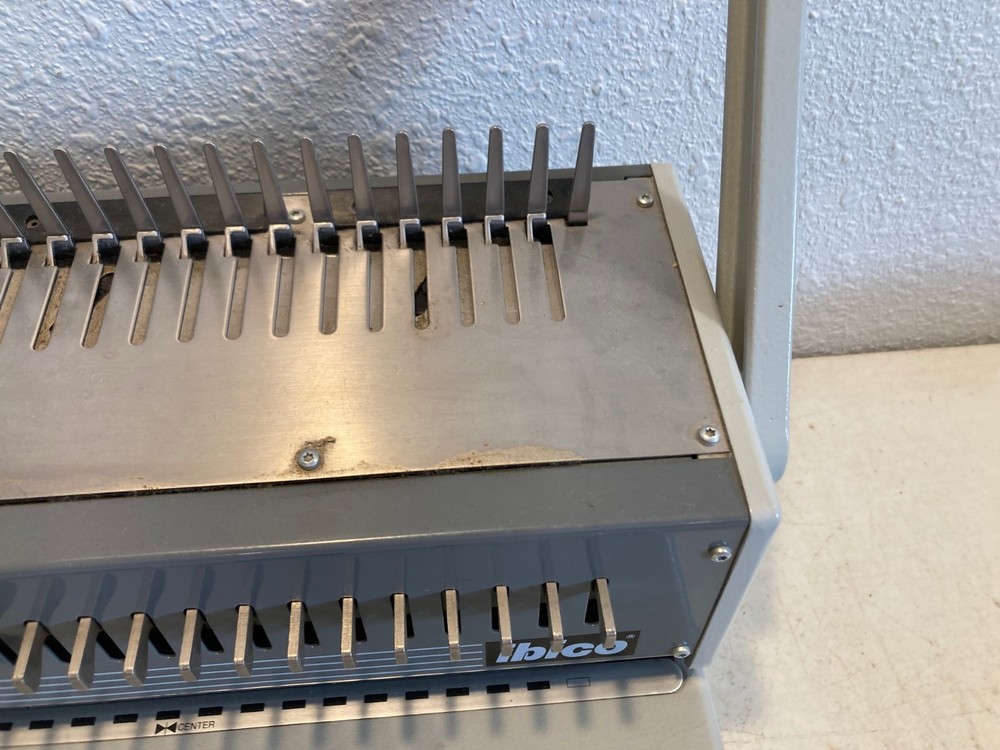 IBICO MODEL KOMBO BINDING MACHINE (PSM104)