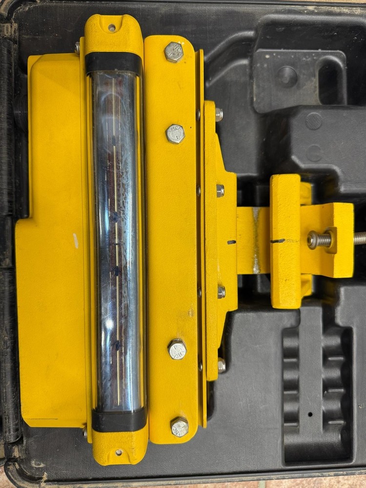 TRIMBLE GCR-2SM GRADE CONTROL RECEIVER W/CASE