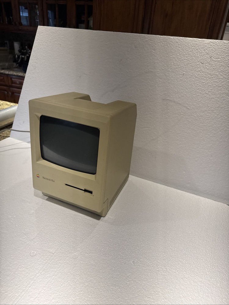 Vintage Apple Macintosh Plus M0001A