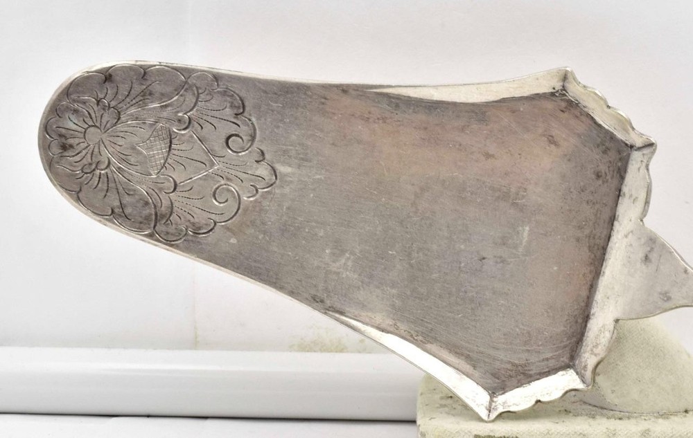 Vintage Signed DIJ 800 Silver Repousse handle Pie Server serving flat wide blade