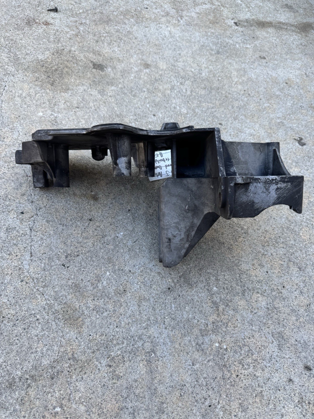 Jeep Wrangler 2.4L 4cyl Engine Alternator Bracket 04861371AA