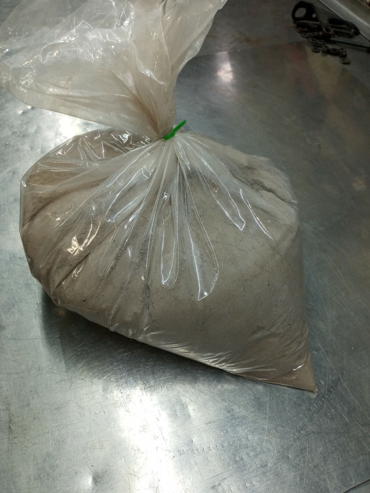 8 lbs. Pure Hard Wood Ash sifted (NO TRASH)