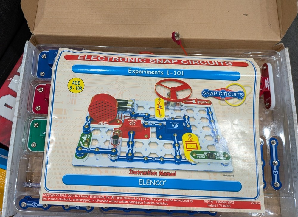 Elenco Snap Circuits Jr. SC-100 Electronics Educational Toy Kit