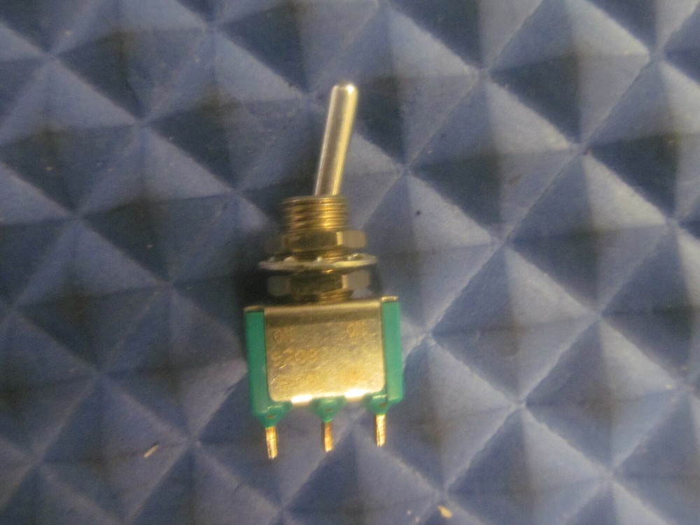 New Eaton Toggle Switch 9209 125-250VAC