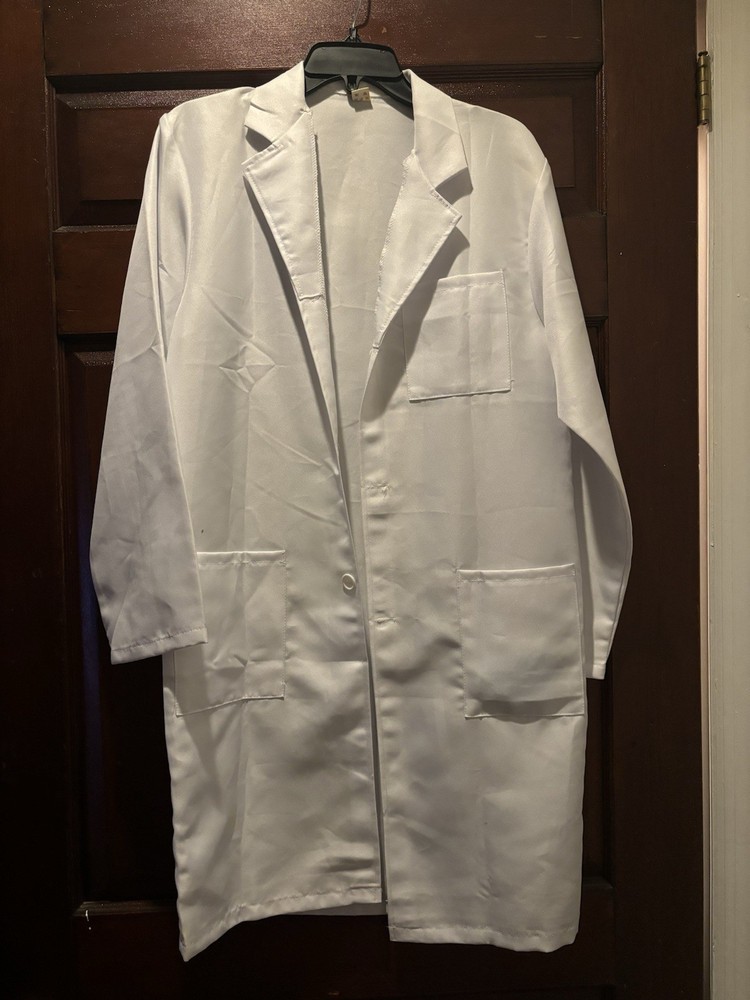 White Lab Coat with Front Pockets and Button Closure
