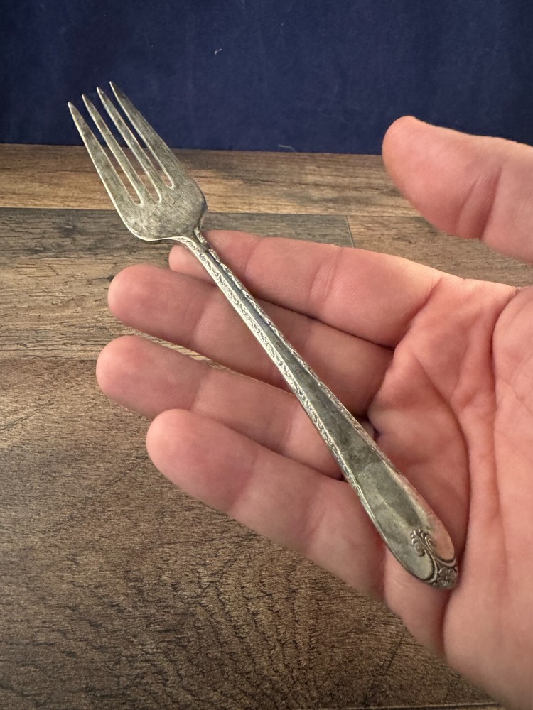 Salad Fork Wm Rogers & Son Exquisite Pattern Silverplated