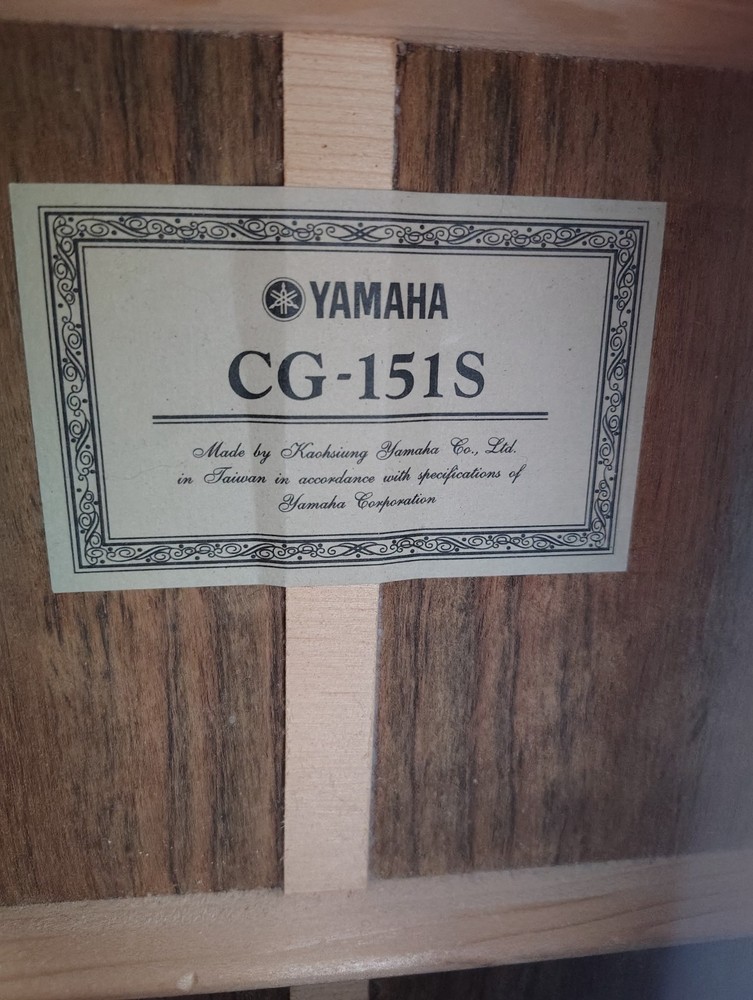 Yamaha CG-151S Classical Guitar w/ Case – Solid Spruce Top – Excellent Condition