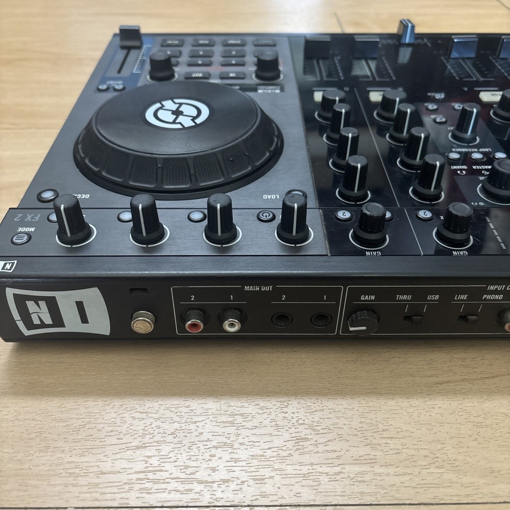 Traktor Kontrol S4 MK2 DJ Controller