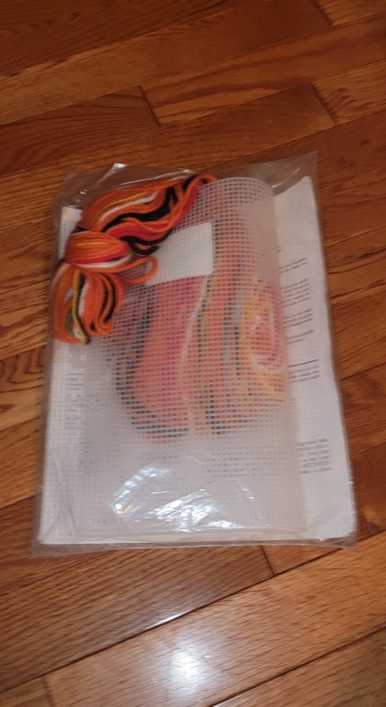 "PUMPKIN AND GHOST WALL HANGING KIT