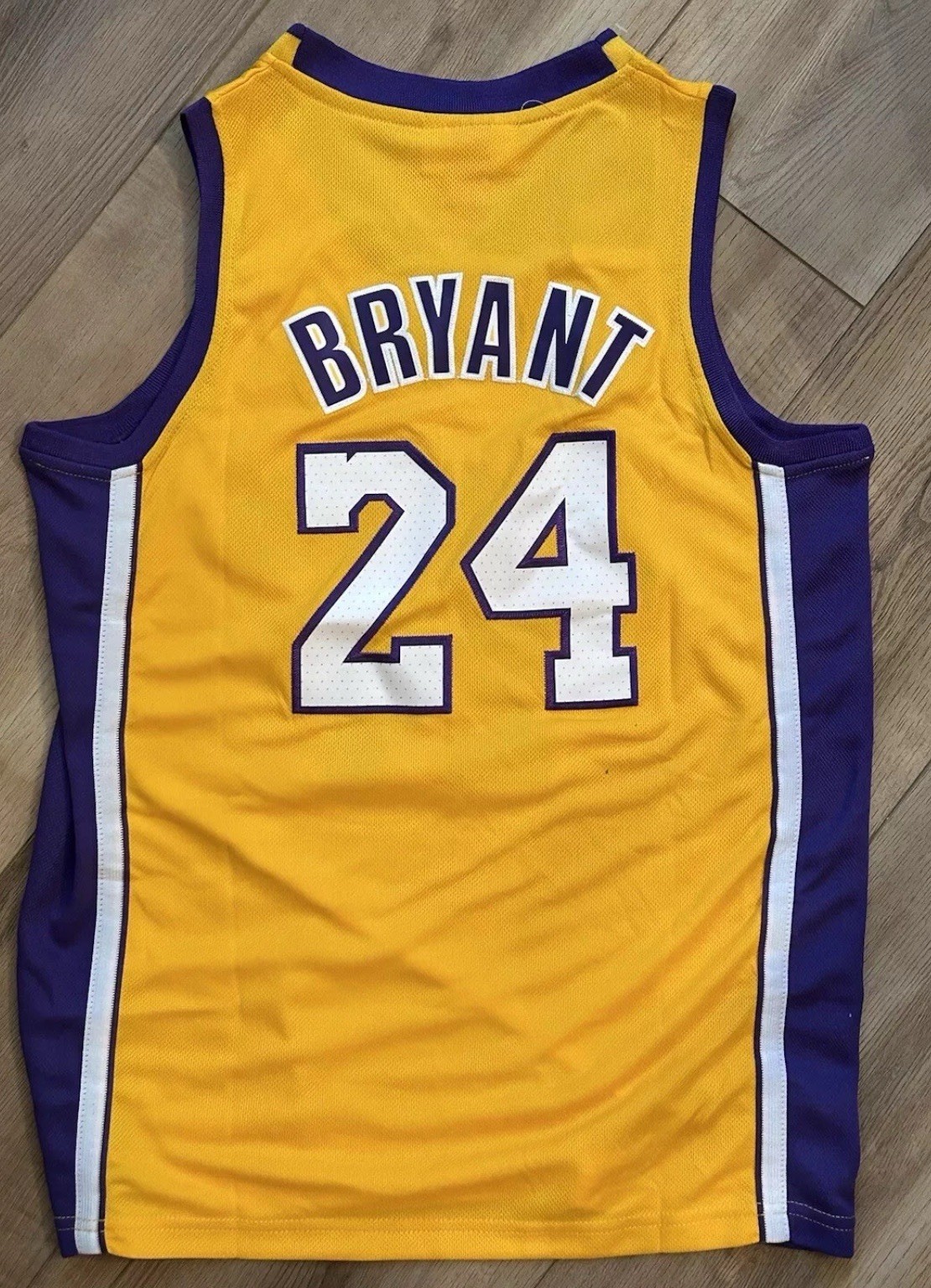 Kobe Bryant LA Lakers #24  Kids Stitched Yellow Jersey Youth Large 14/16