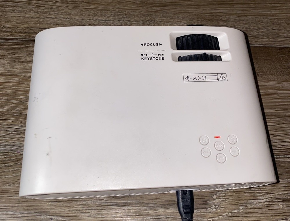 Portable USB HDMI Mini LED Projector with Power Cord Rohs Model - Sync Display