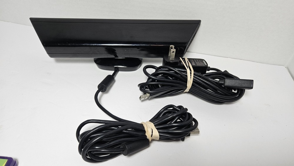 Xbox 360 Kinect Sensor Bar Microsoft 1414 Great Condition W/ 2 Games #1