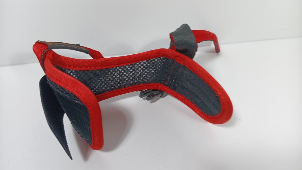 Lucky Paw Adjustable Comfortable Mesh Muzzle Black Red Size Small Dog