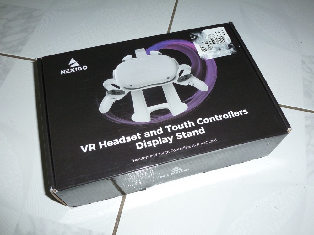 NexiGo VR Headset Stand with Controller Holder - White/New!!