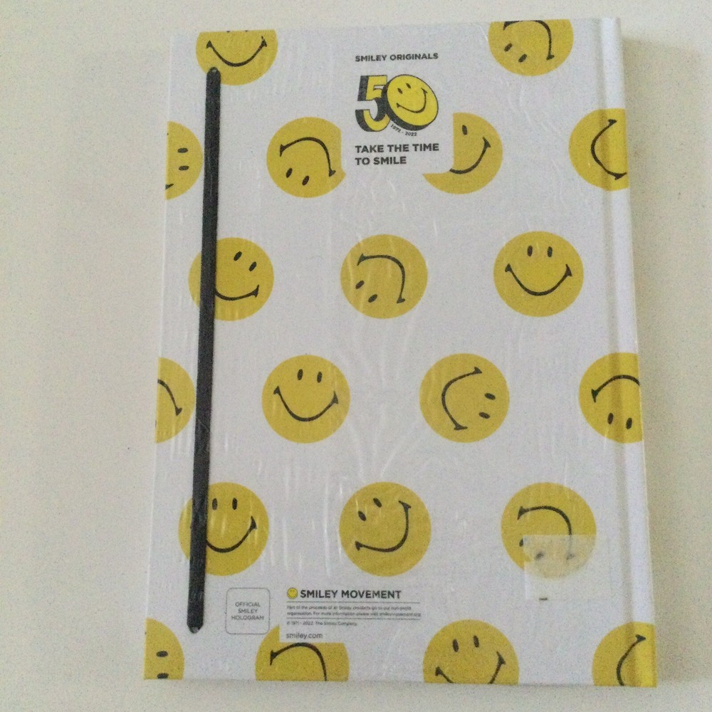 SMILEY LINED NOTEBOOK 6”x8” NEW SHRINK WRAPPED YELLOW NWT