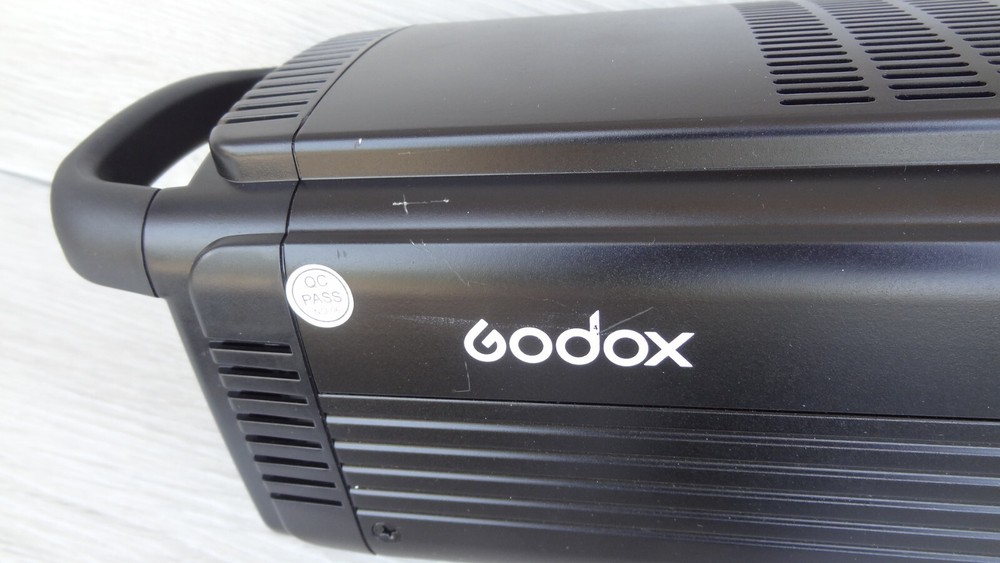 Godox SL-200W LED Video Light for Camera DV Camcorder (White Light Version)
