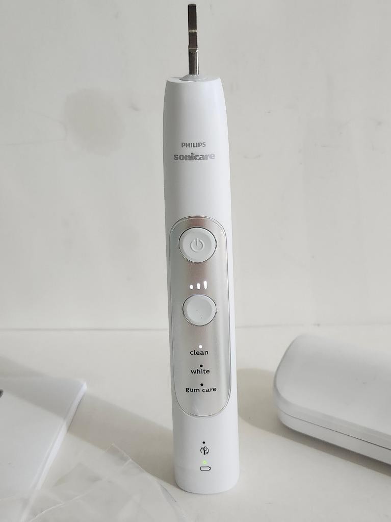 Philips Sonicare ProtectiveClean 6100 HX6877/21 ToothBrush White,Please Read