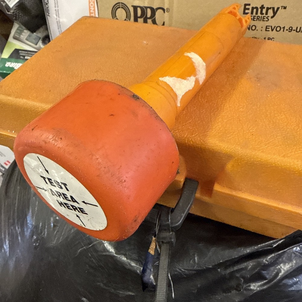 Salisbury Model 4244 AC Audio/Visual Voltage Detector - Tested - Works