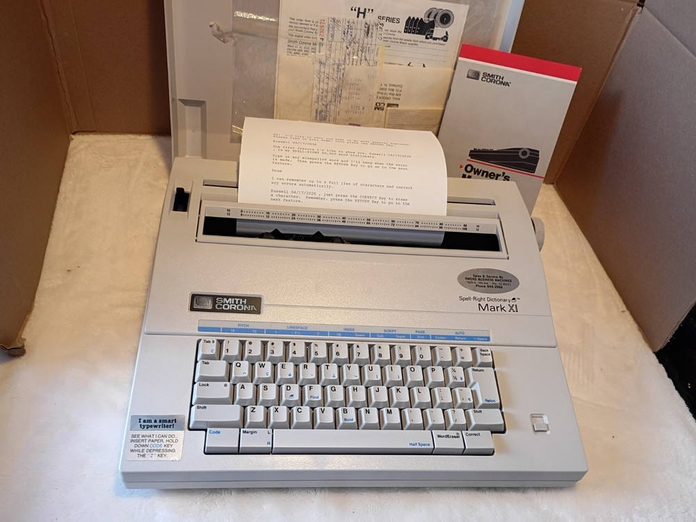 Smith Corona Mark XI Beige Electric Typewriter Spell Right, Tested ✓