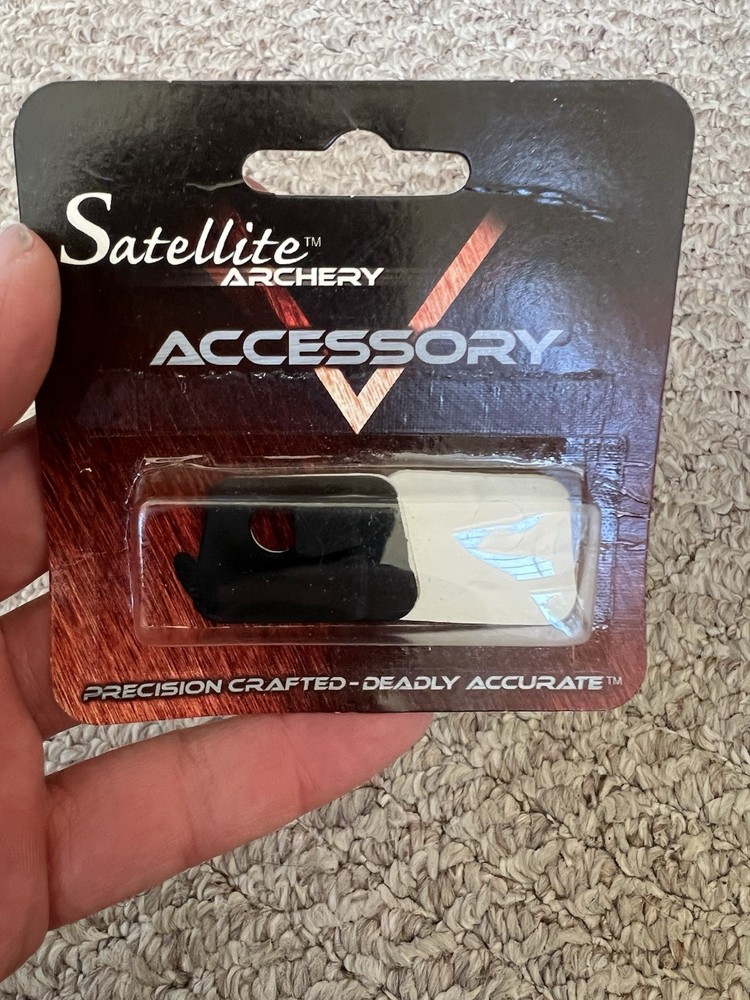 Satellite Archery RH Shoot Around Arrow Rest