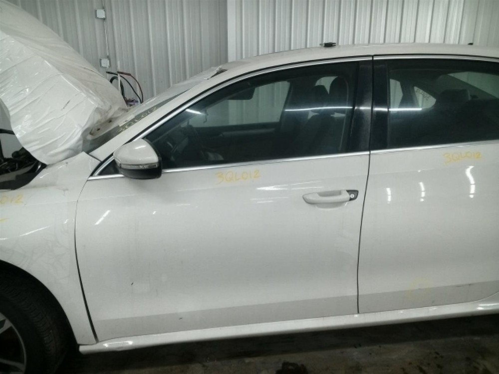 PASSAT 2012 High Mounted Stop Light 104748451