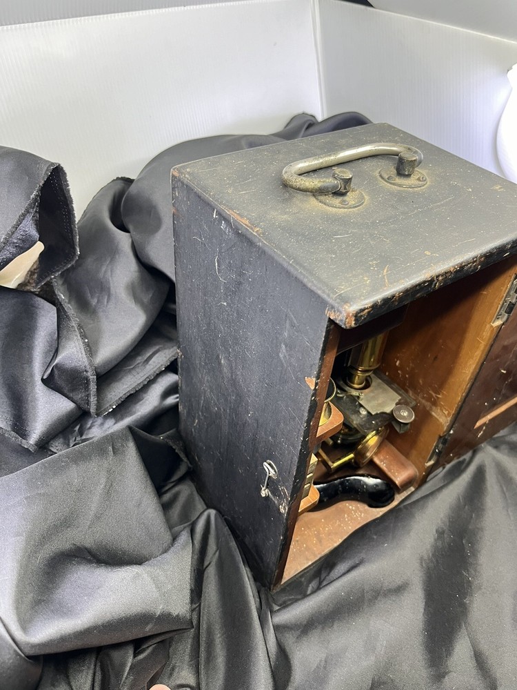 1885 BAUSCH & LOMB PHYSICIANS MICROSCOPE