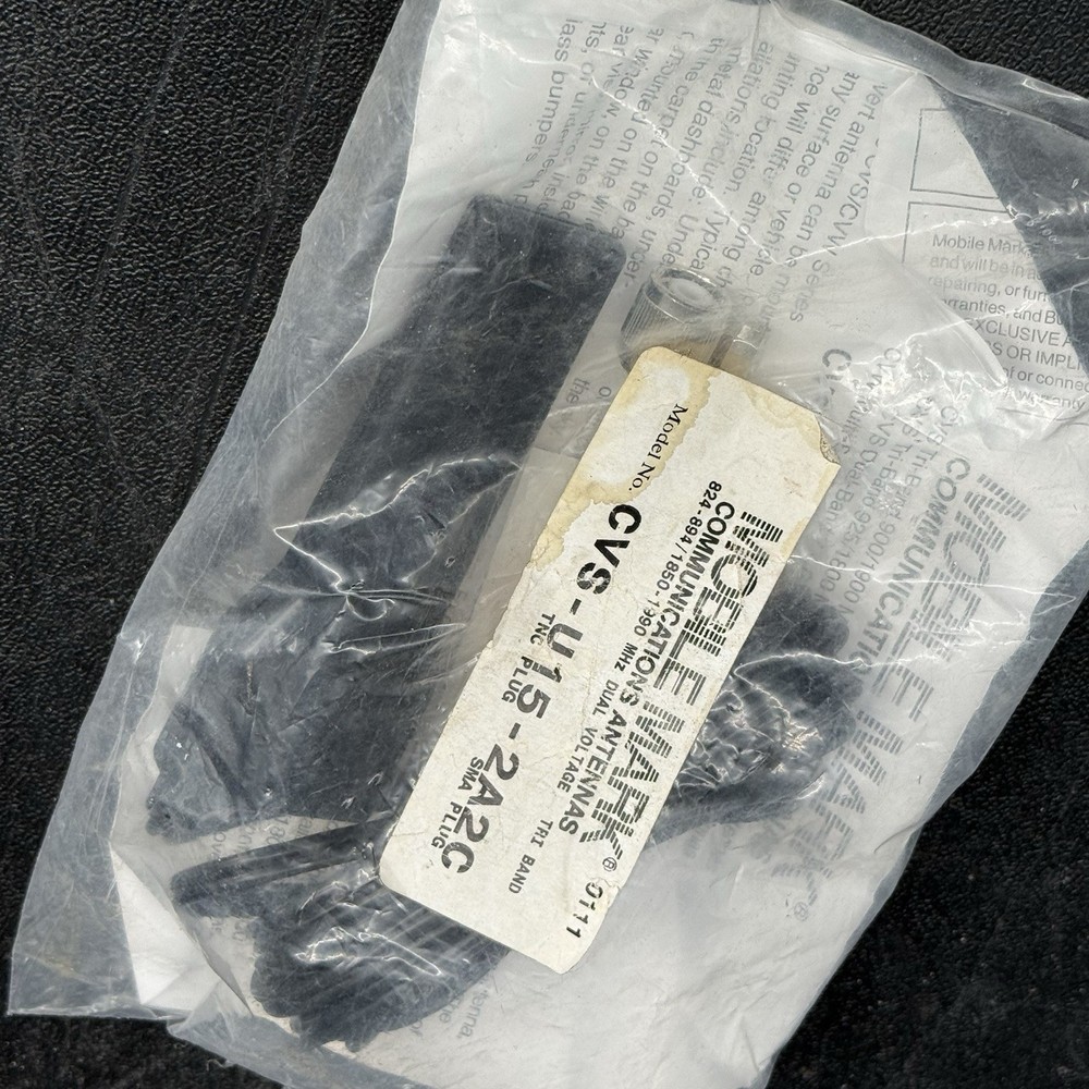 CVS-U15-2A2C Tri Band covert antenna