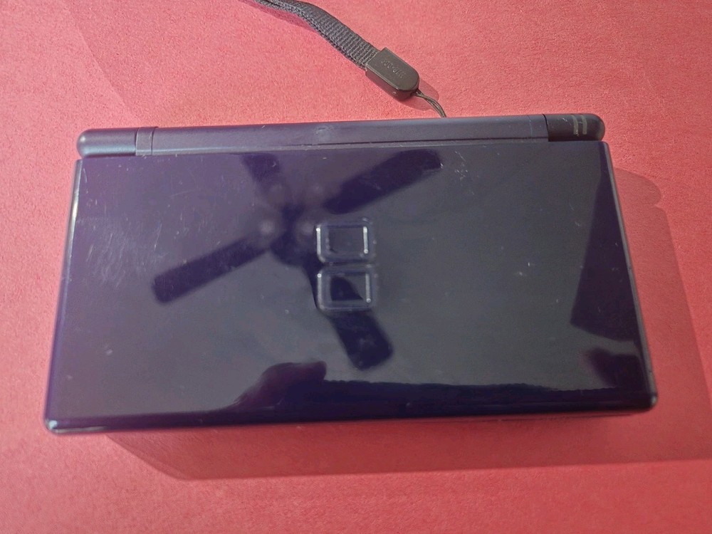 Nintendo DSi Launch Edition Metallic Blue Handheld System