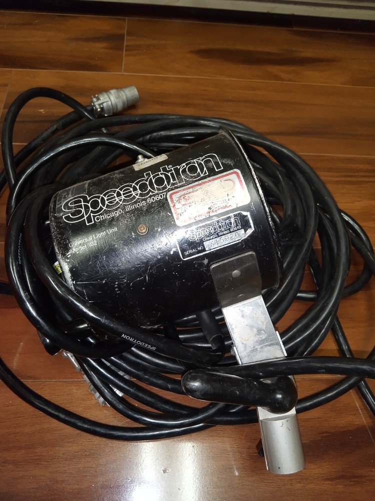 Speedotron 102 Blackline Studio Strobe Flash Head Fair No bulb Needs Lamp Socket