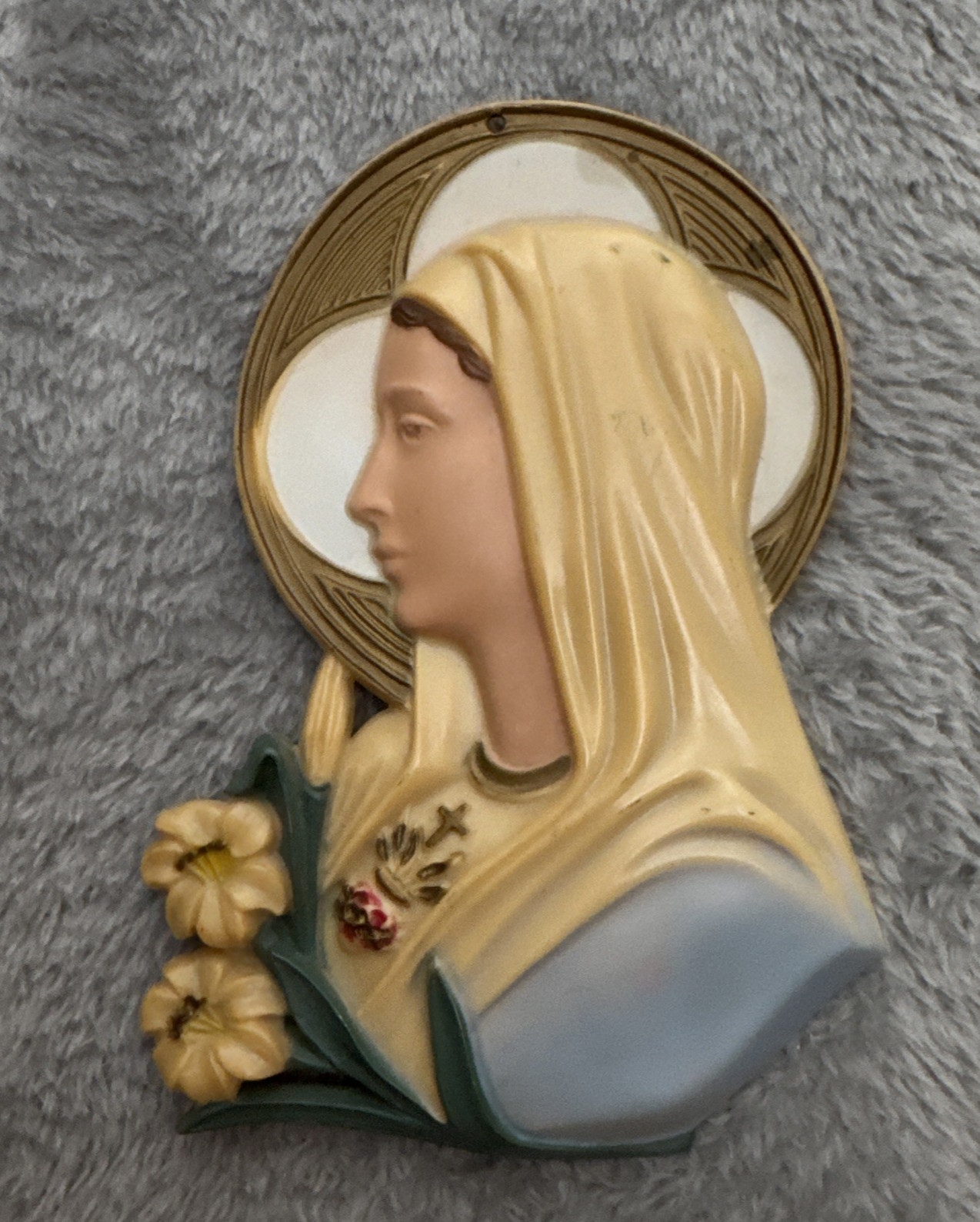 Vintage Hartland Plastics Virgin Mary w/Lilies Miniature Wall Plaque Catholic
