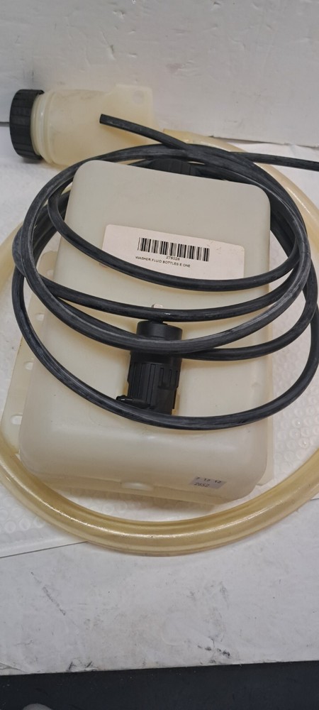 E-one PETERBILT/ FREIGHTLINER WINDSHIELD WASHER PUMP and tank 278028