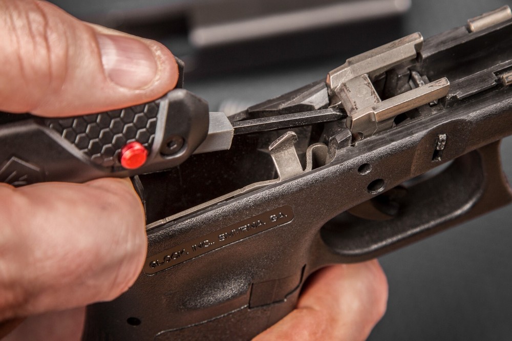 Real Avid 4-in-1 Multitool for Glock | Sight & Punch Tool, Screwdriver AVGLOCK41