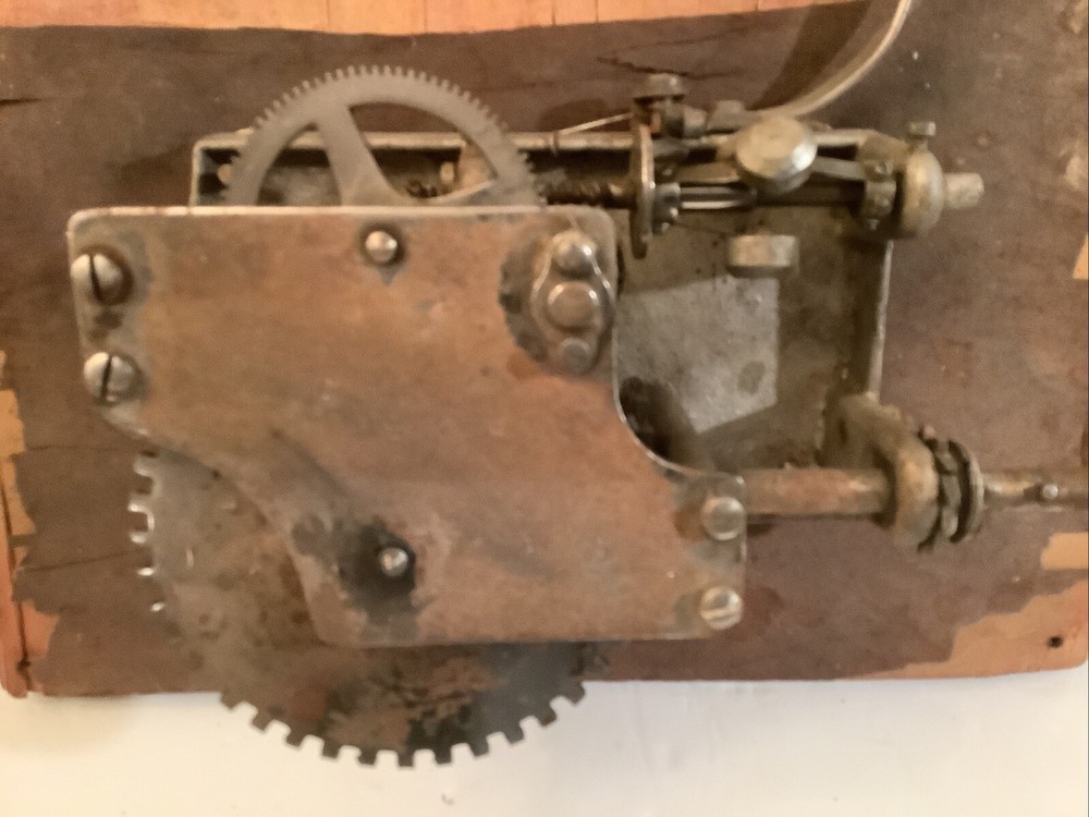 ANTIQUE VICTOR VICTROLA 2 SPRING PHONOGRAPH WORKING MOTOR BOARD W/ GUIDE.