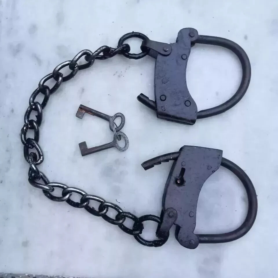 Prison-Adjustable Handcuffs Iron Cuffs With Working key