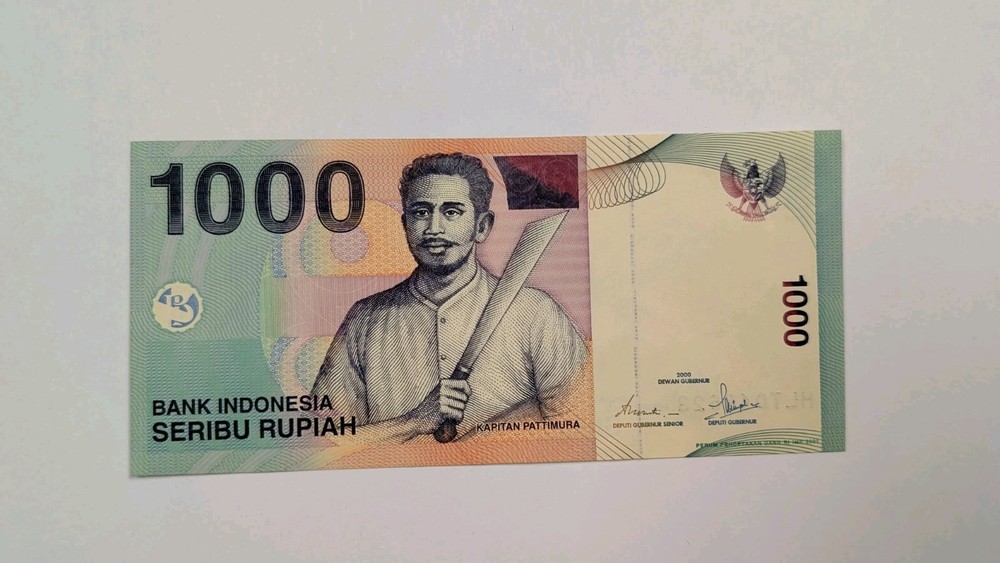 2000 Indonesia, 1000 Rupiah UNCIRCULATED NICE CONDITION