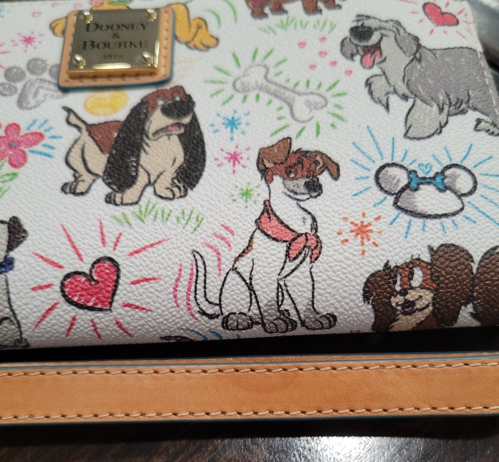 Disney Dooney & Bourke Sketch Disney Dogs Zip Wallet Wristlet Carried Once EUC