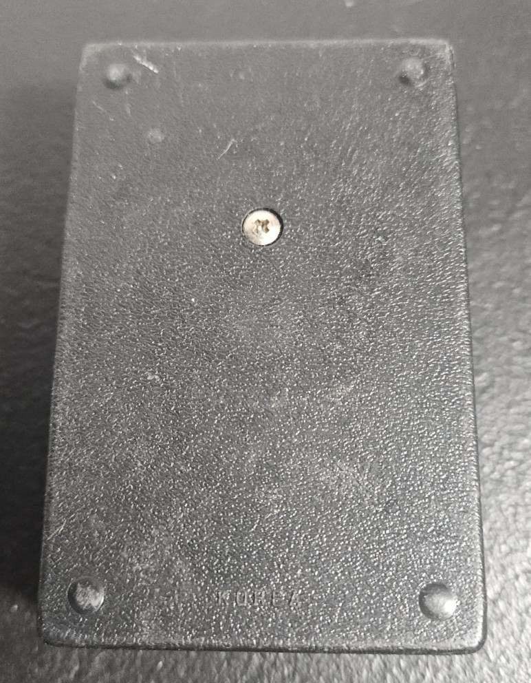 VOLTAGE METER. VINTAGE MICRONTA MADE IN KOREA. UNTESTED