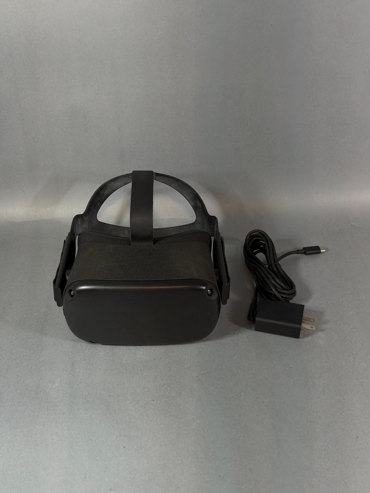 Oculus Quest 1  VR Headset  MH-B W/ Charging Cable