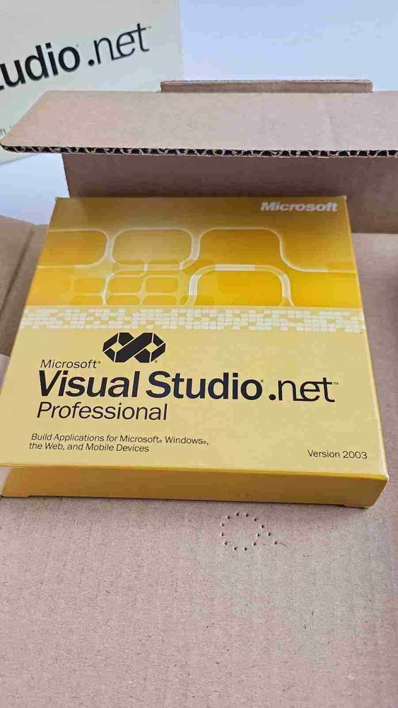 Microsoft Visual Studio .net Professional 2003 (includes SQL Server) Retail Key