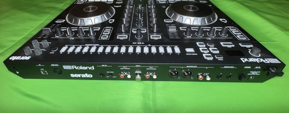 Roland DJ-505 Serato DJ Controller