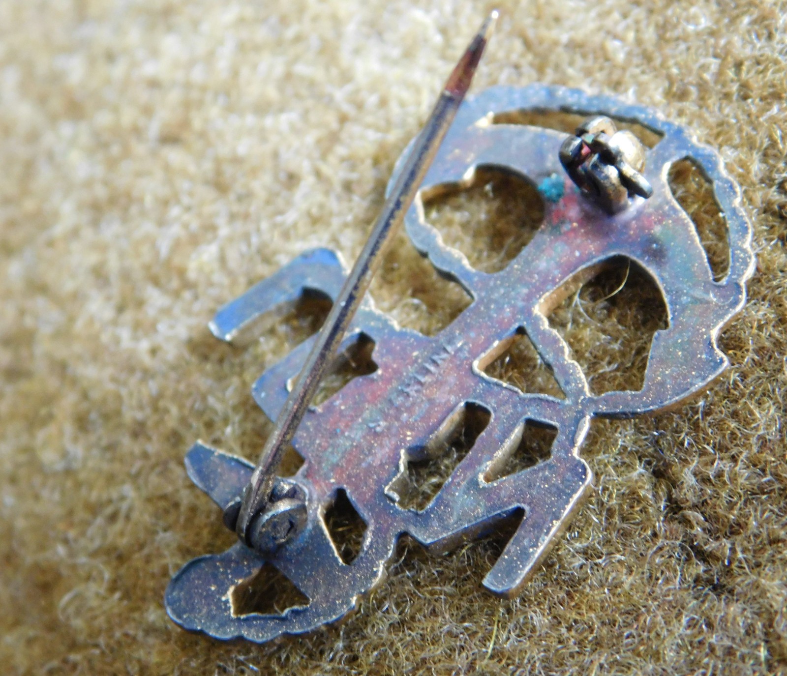 ORIGINAL WWII U.S. NAVY USN CPO GARRISON CAP BADGE STERLING ON CARD