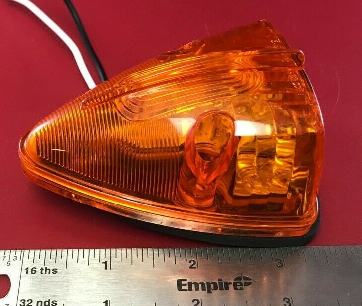 OPTRONICS CBL22AB LED TRAILER/TRUCK CAB MARKER LIGHT 15 DIODES TRIANGULAR (2PCS)